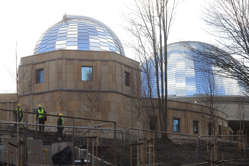 Planetarium Śląskie. Lśniąca kopuła robi wrażenie....