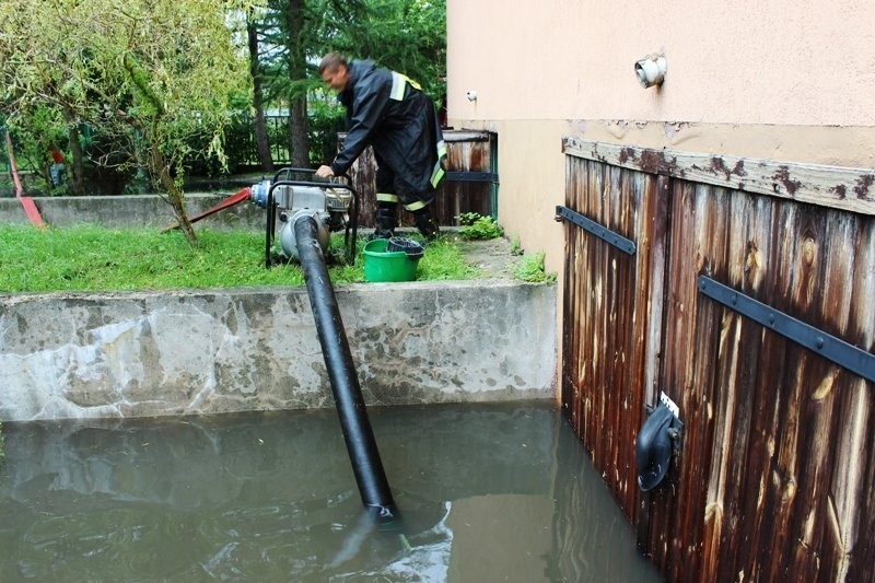 Gwałtowna burza nad Braniewem. Zobacz jej skutki [Zdjęcia]