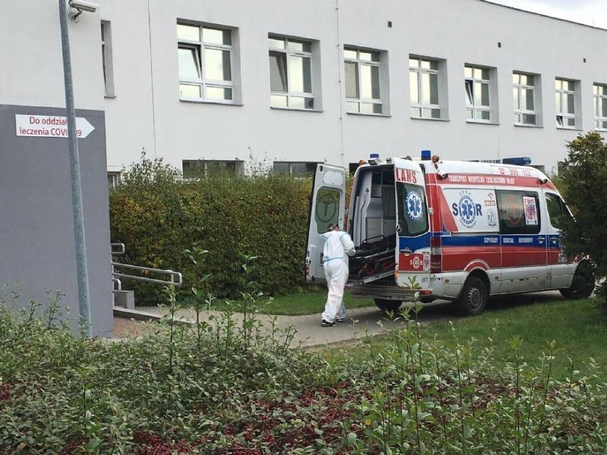 Czwarta fala koronawirusa w pleszewskim szpitalu. Przybywa zakażonych i zgonów