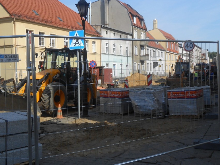 LESZNO. W  2015 roku, przy ulicy Chrobrego, rozpoczął się remont [ZDJĘCIA]