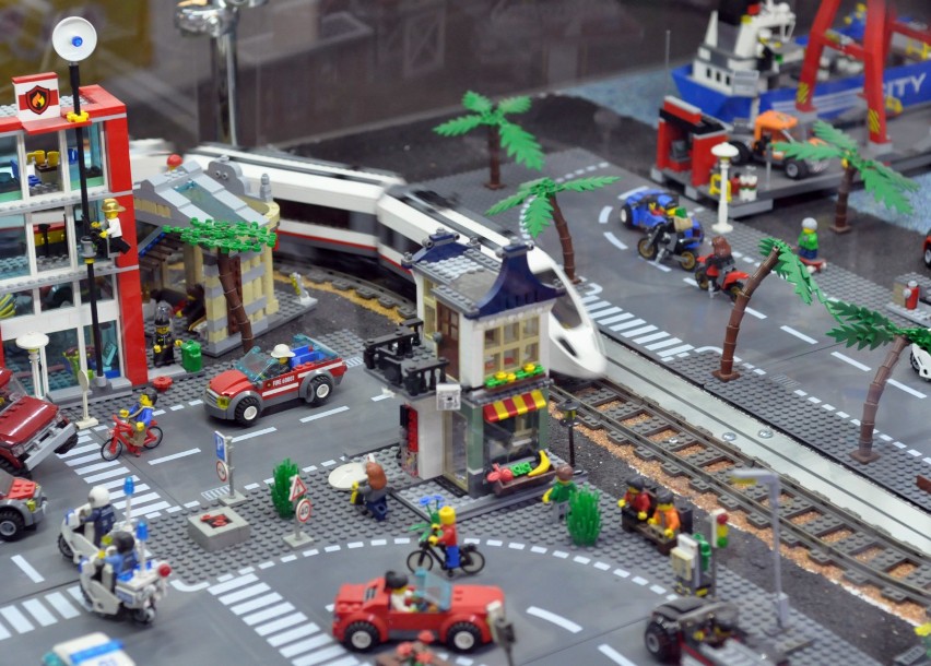 Klocki LEGO opanowały Kraków [ZDJĘCIA]