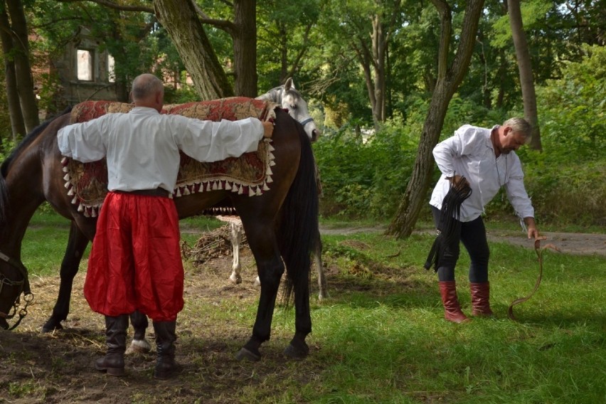 Spotkanie z husarią w Wielgiem za sprawą Błękitnej Chorągwi Husarskiej Województwa Kujawsko – Pomorskiego [zdjęcia]