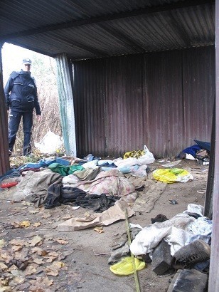 Tuchola: Policjanci pomagają bezdomnym [ZDJĘCIA]