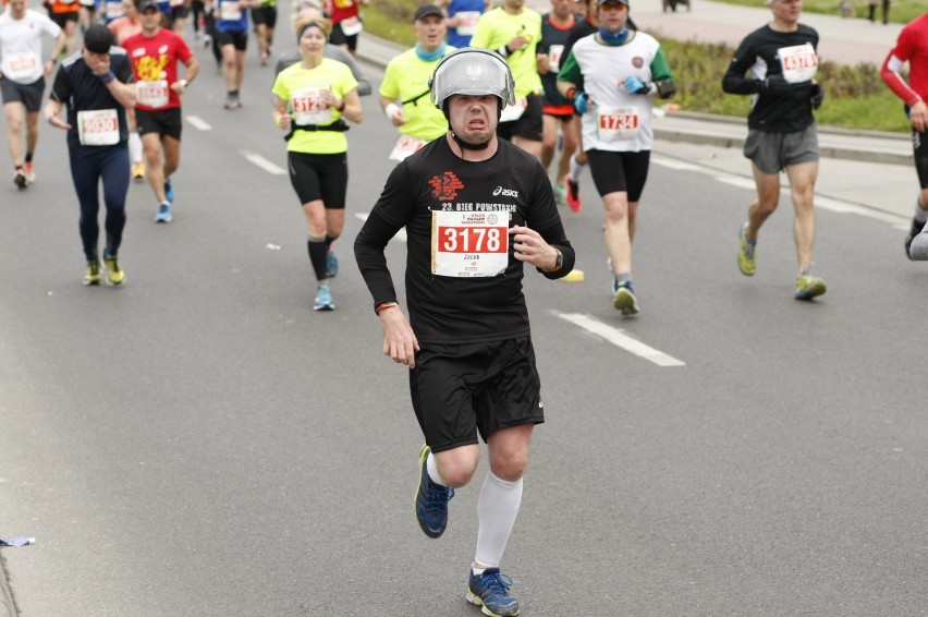 Orlen Warsaw Marathon 2016 ZDJĘCIA uczestników biegu na...