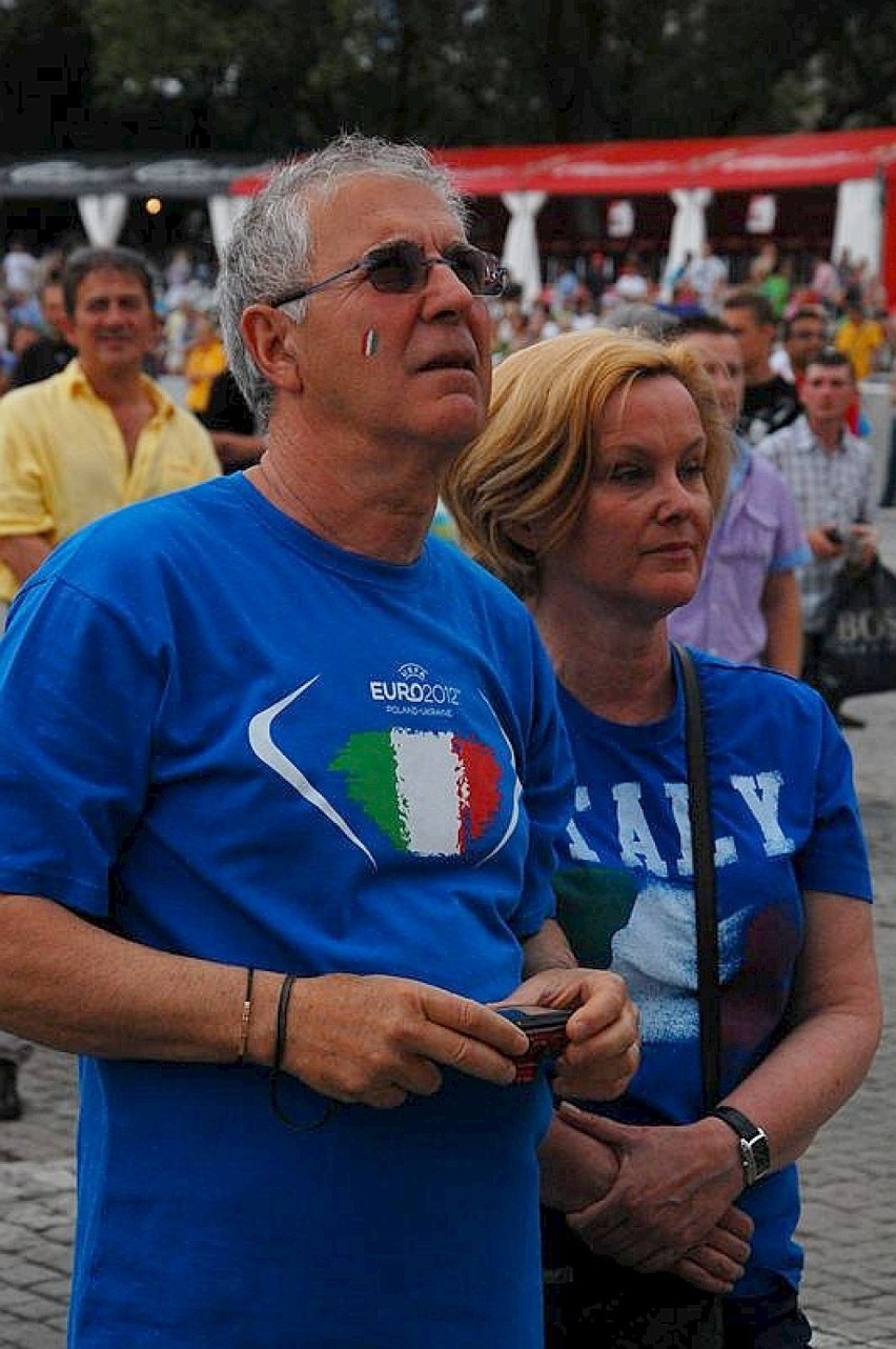 Kibice Włoch i Hiszpanii w Warszawie - zdjęcia