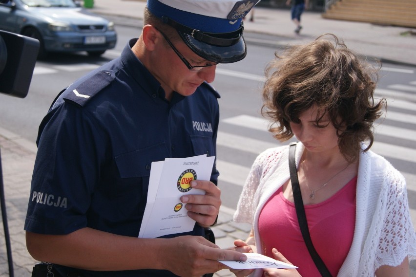 Policja w Kaliszu rozdawała... zaproszenia na kabaret