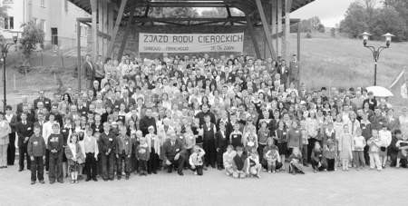 Na rodzinny zjazd przybyło około 350 osób - potomków Weroniki i Pawła Cierockich ze Stążek.