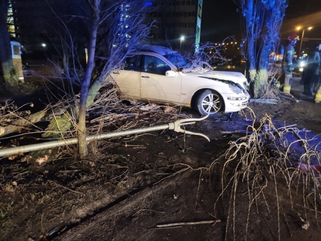 Wypadek na skrzyżowaniu ul. Kołobrzeskiej i Rzeczypospolitej w Gdańsku.