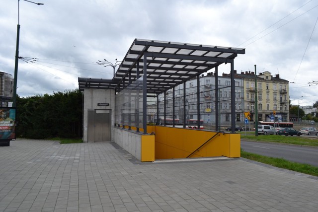 Wyremontowane przejście podziemne wygląda świetnie. Niestety jeszcze nie działają windy

Zobacz kolejne zdjęcia. Przesuń w prawo - wciśnij strzałkę lub przycisk NASTĘPNE