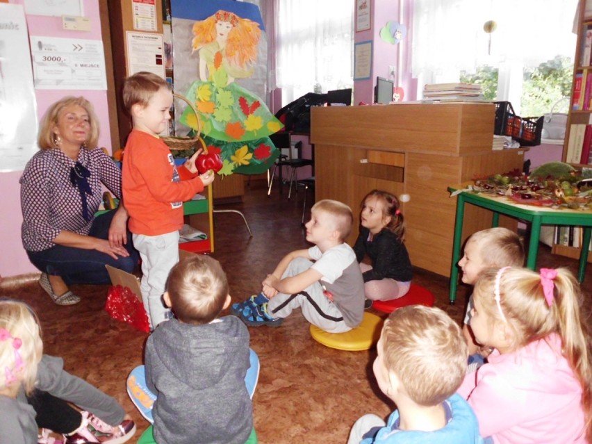 Jesień w parku, w lesie i w bibliotece (ZDJĘCIA)