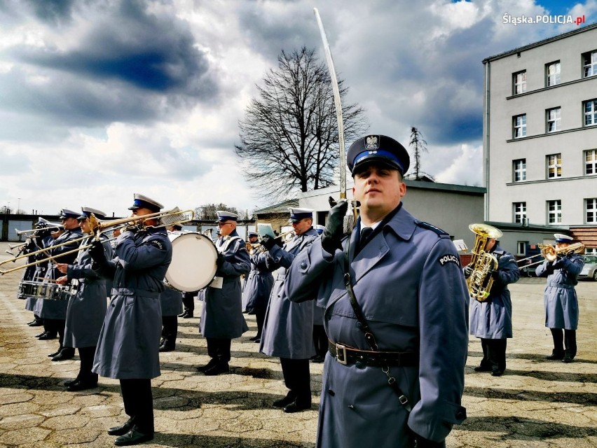 Katowice: 99 policjantów ślubowało służyć "nawet z narażeniem życia..."