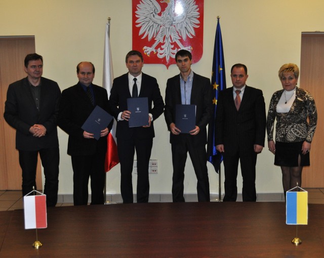 Podpisane porozumienie zakłada współprace samorządów w dziedzinie oświaty, kultury, gospodarki turystyki i sportu
