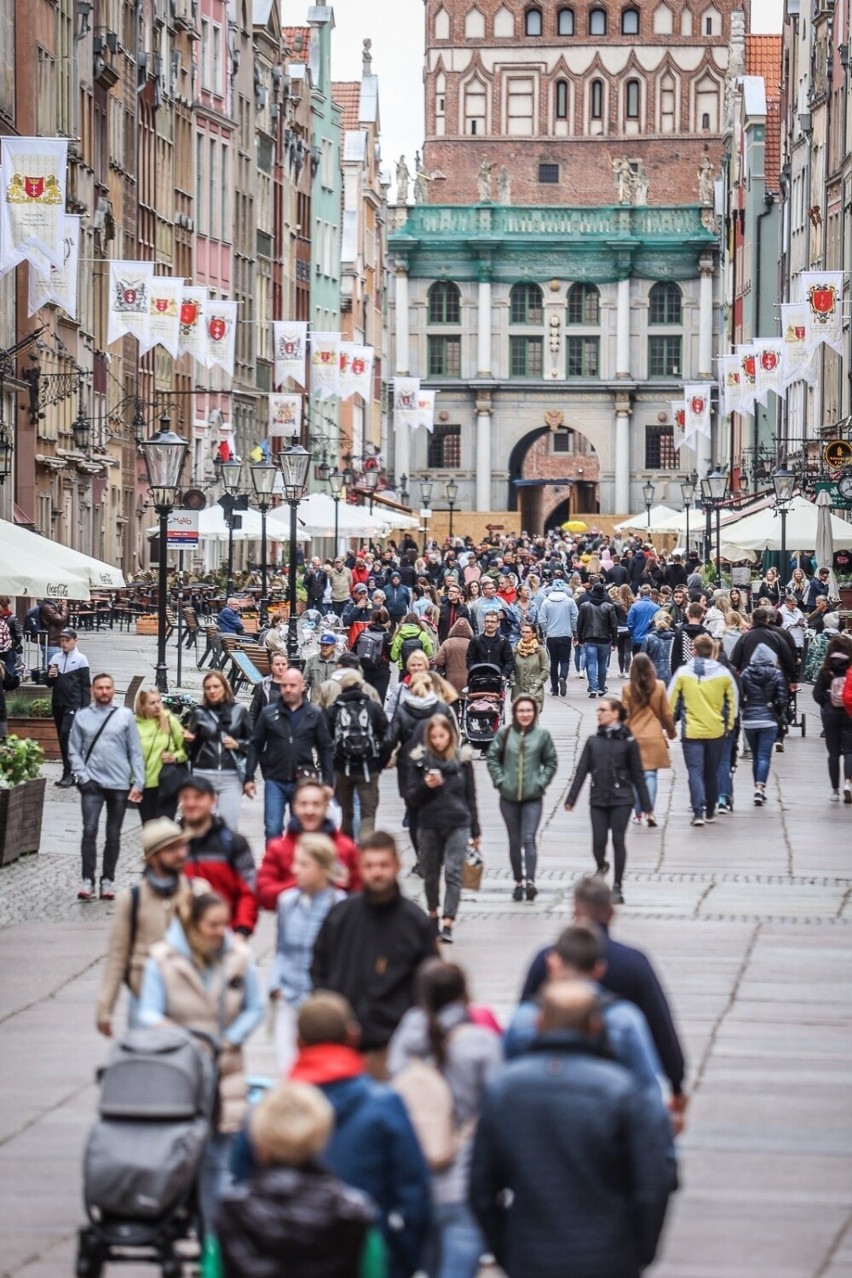 Gdańsk. 22.05.2022 r. Tłumy spacerowiczów na Starym Mieście