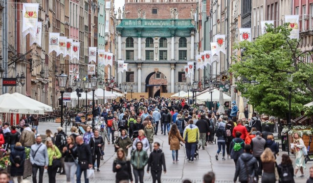 Gdańsk. 22.05.2022 r. Tłumy spacerowiczów na Starym Mieście