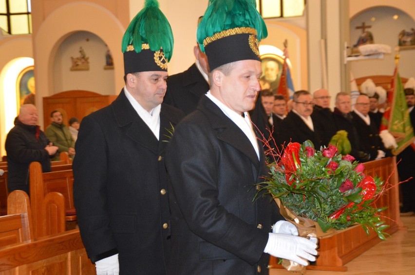 Górnicy z Bełchatowa świętowali Barbórkę. Zwiększają wydobycie, ale czekają ich zmiany