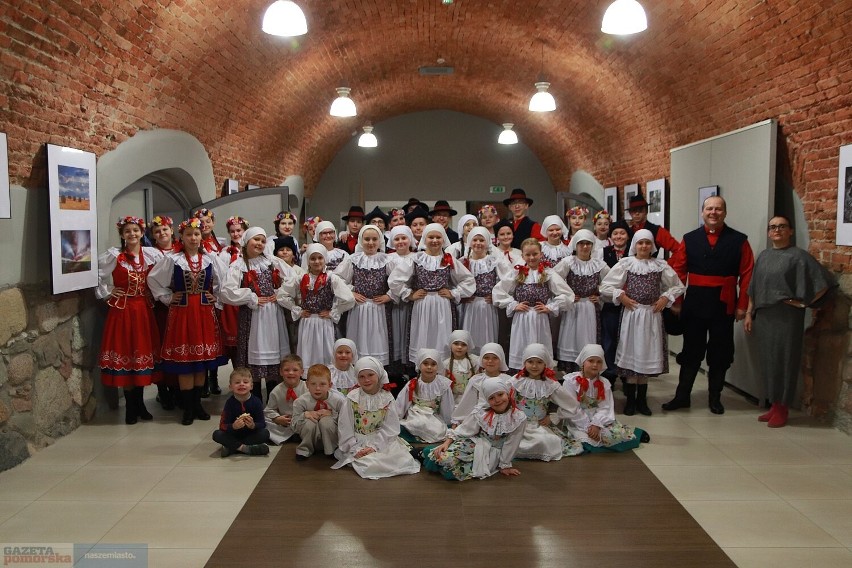 9. Ogólnopolski Festiwal Zespołów Folklorystycznych "O...