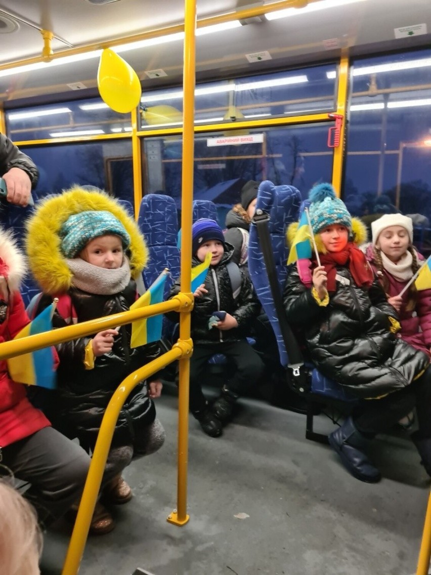 Przed świętami Bożego Narodzenia znów popłynęły dary z Mogilna na Ukrainę