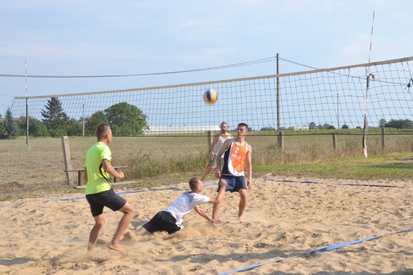 Turniej plażowej piłki siatkowej w Chlebowie w gminie Lipno [zdjęcia]