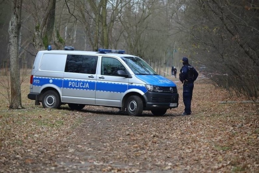 Morderstwo w Parku na Zdrowiu. Z Saksonii ściągnięto specjalnie wyszkolonego psa. Trwają poszukiwania zabójcy