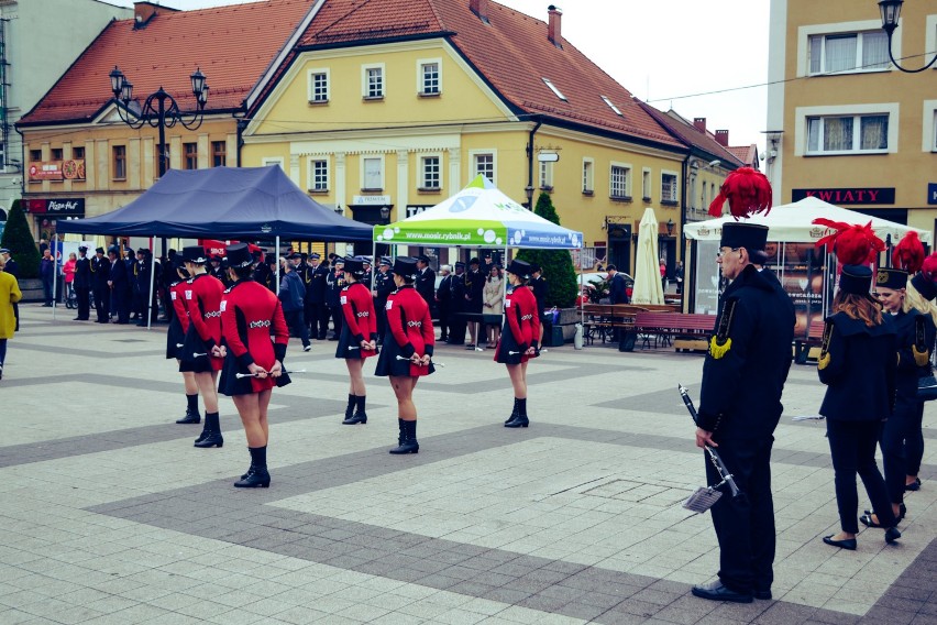 Uroczyste obchody Dnia Strażaka na rybnickim Rynku ZDJĘCIA