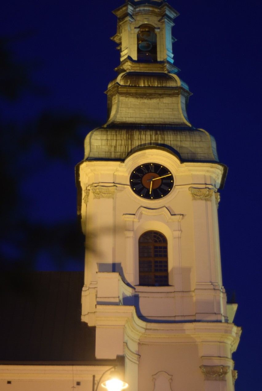 Kalisz nocą. Śródmieście spokojniejsze niż zazwyczaj z...