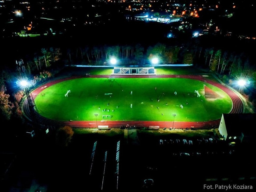 Kluby z Brzeźnicy, Pustkowa i Pustyni mają boiska z nowym oświetleniem. Zawodnicy mogą trenować nawet późną porą