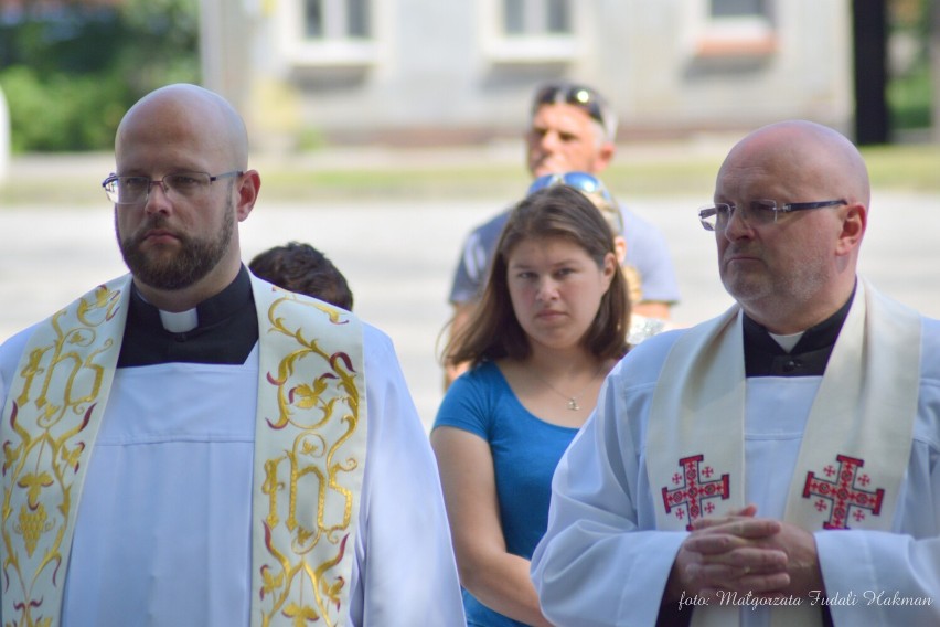 Procesja Bożego Ciała w Żarach. Tak wyglądały obchody święta 5 lat temu. Zobacz unikatowe zdjęcia tłumów na ulicach miasta