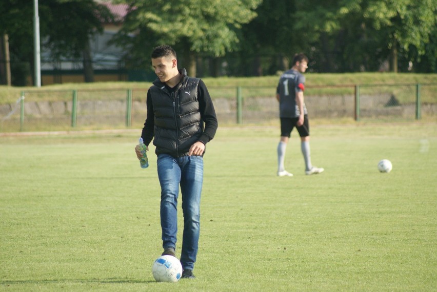 Mariusz Stępiński na czwartoligowym boisku(ZDJĘCIA)