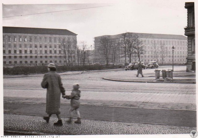 Lata 1953-1954, Budynki D-1 i D-2 Politechniki Wrocławskiej