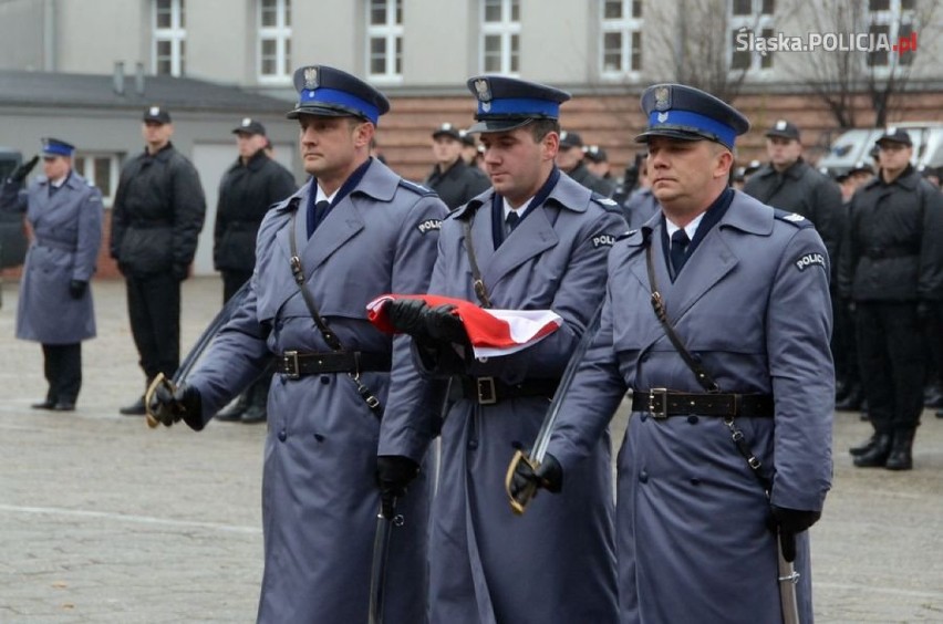 Katowice: 160 młodych policjantów złożyło ślubowanie [ZDJĘCIA]