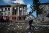 Wojna na Ukrainie. Żytomierz zrujnowany, płoną zbiorniki z paliwem