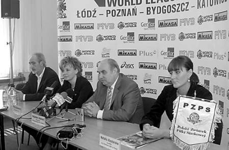 Na konferencji prasowej Bogusław Adamski i Natalia Kostulska dyrektor Ligi Światowej.