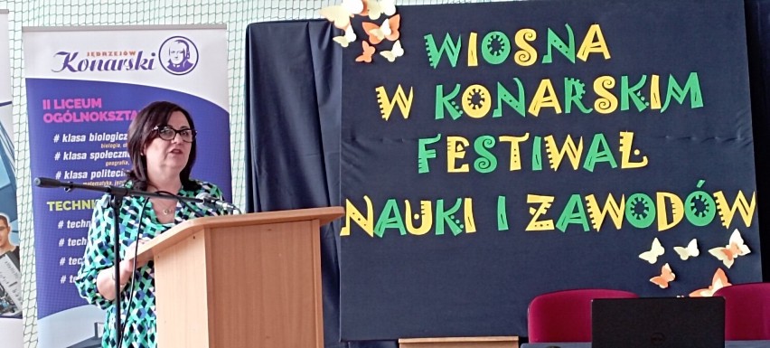 Wiosna w Konarskim czyli Festiwal Nauki i Zawodów w Jędrzejowie. Wykłady, doświadczenia i interesujące warsztaty. Zobaczcie zdjęcia i film