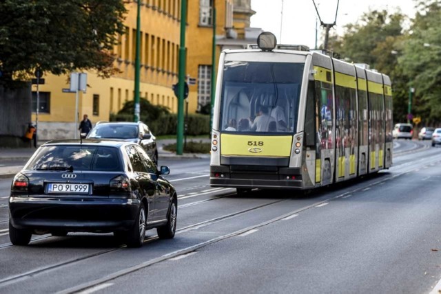 Tak prezentuje się pierwszy z tramwajów w nowych barwach.