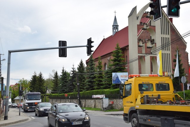 Droga krajowa nr 79 przez Zabierzów jest obciążana ruchem lokalnym i tranzytowym. Przejeżdża tędy 21,4 tys. pojazdów na dobę