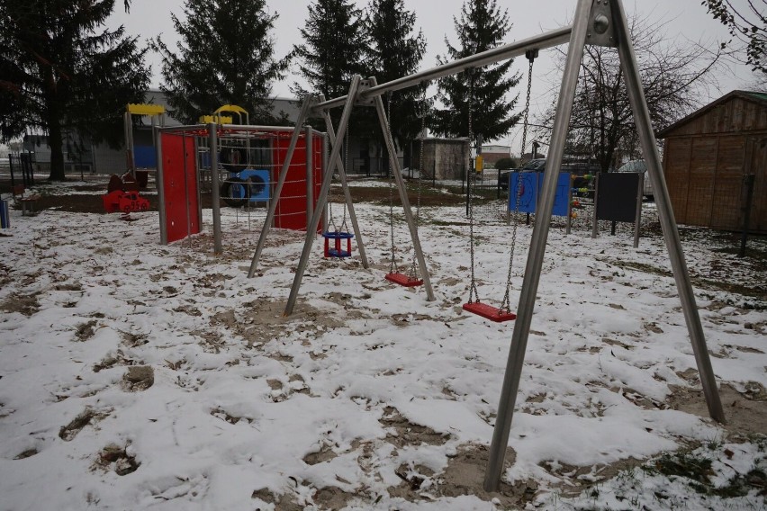 Przy muzeum w Pniewie powstał nowy plac zabaw.