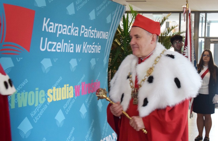 Uroczysta inauguracja nowego roku akademickiego w Karpackiej Państwowej Uczelni w Krośnie [ZDJĘCIA]