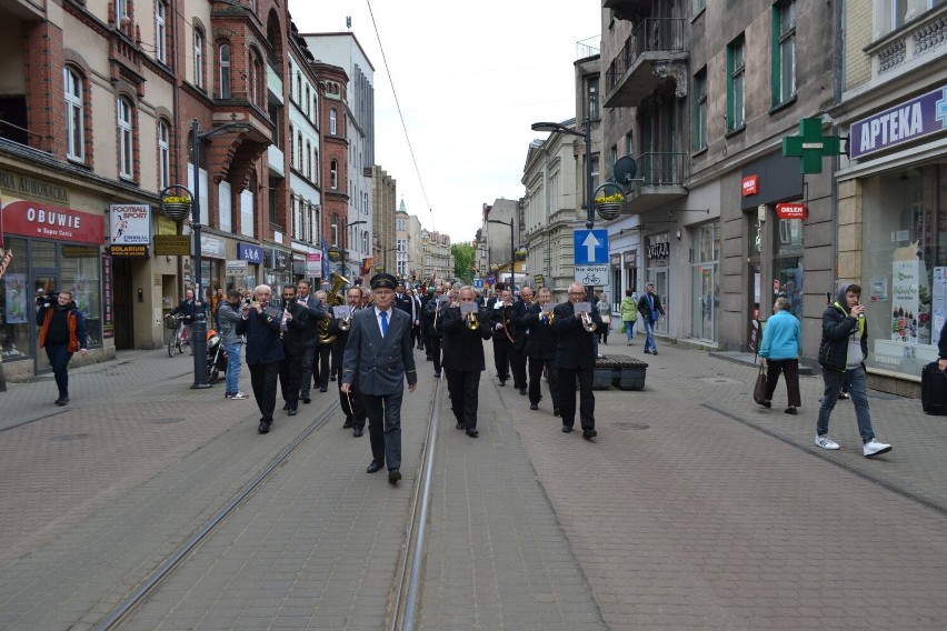 Pochód Ludzi Ognia rozpoczął się o godzinie 10.00