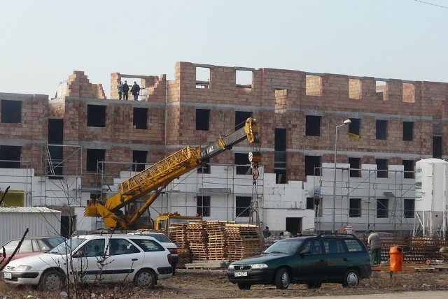 Prace przy budowie "Perły" po chwilowej przerwie związanej z mrozem ruszyły pełną parą