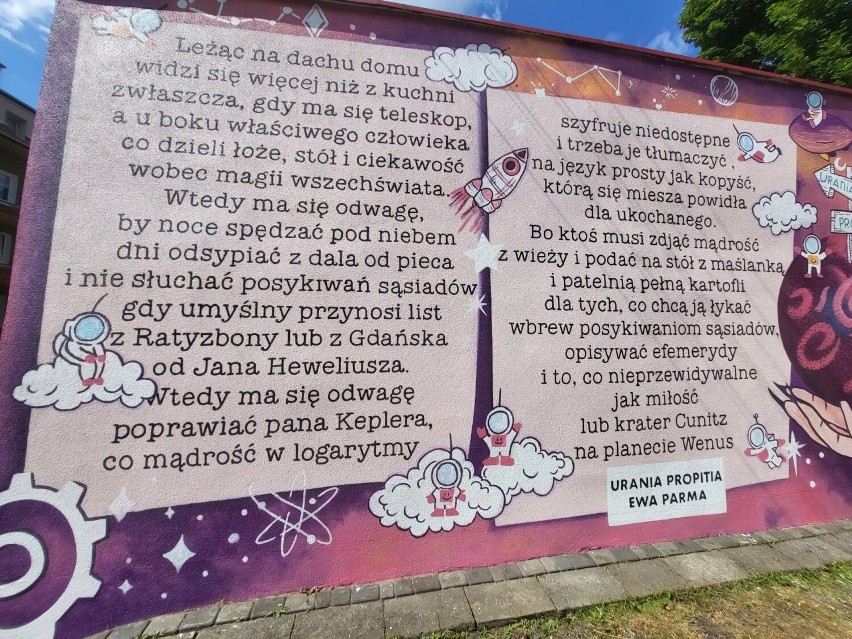 Na muralu jest także wiersz o astronomce z Byczyny. Autorką...