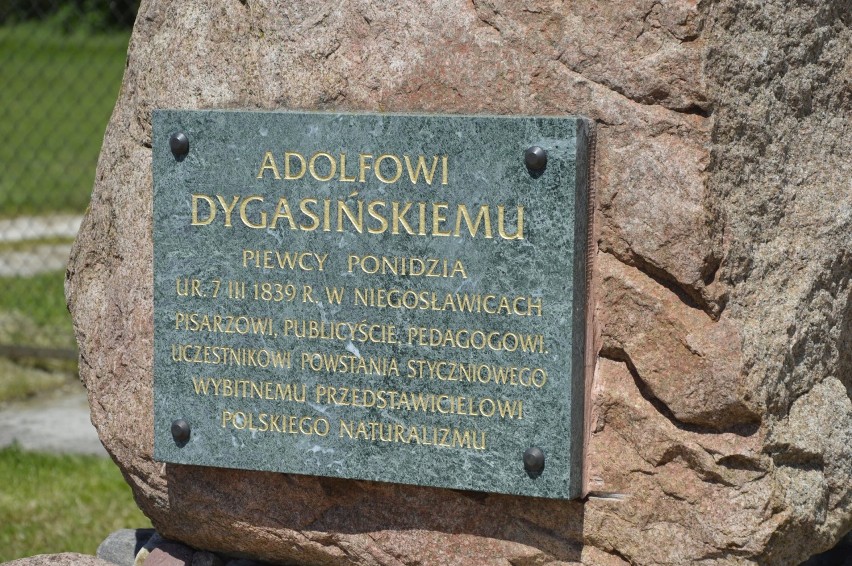 W Niegosławicach uczczono 150. rocznicę śmierci pisarza Adolfa Dygasińskiego. Był Adam Jarubas