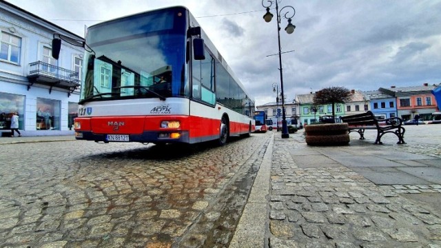 Autobusy MPK od 1 sierpnia jeżdżą do Brzeznej. Rozkład przewiduje jednak tylko 4 kursy.