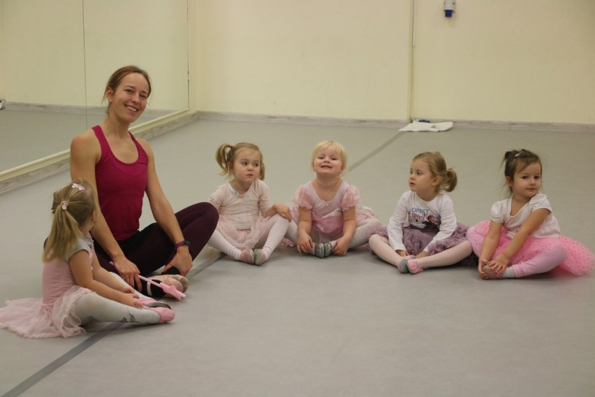 Najmłodsze adeptki baletu w Złotowie, po raz kolejny ćwiczyły pod czujnym okiem instruktorki Agnieszki Fertały