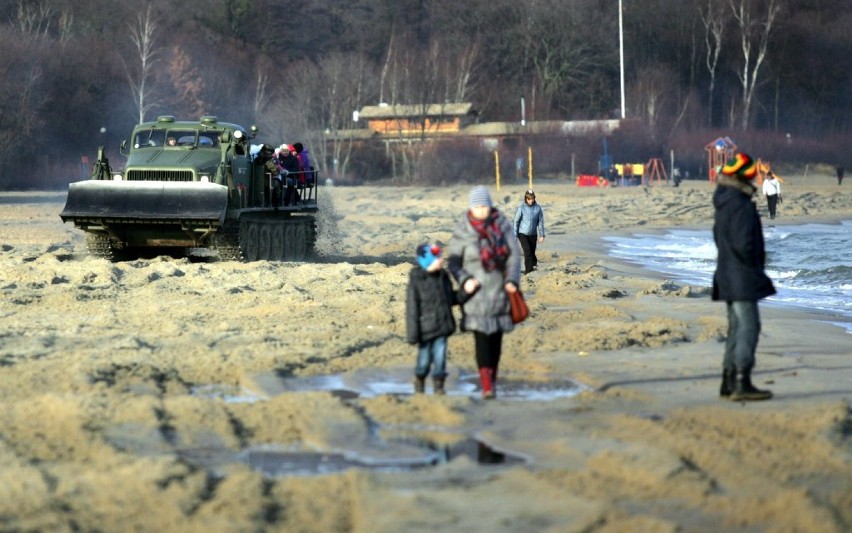 WOŚP 2014 w Sopocie. Zobacz co się dzieje na plaży i przy Placu Przyjaciół Sopotu ZDJĘCIA