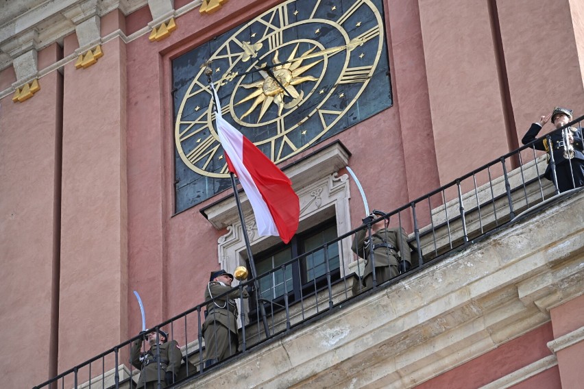 Dzień Flagi, Warszawa 2024. Biało-czerwone barwy wypełniły stołeczne ulice. Tak mieszkańcy uczcili narodowe święto