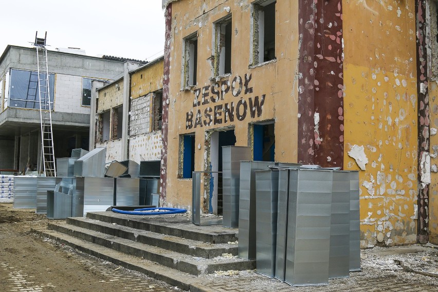 Na zdj. stary basen. W jego miejscu powstaną miejsca...