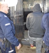 Tczew: policjanci zatrzymali 27-latka podejrzanego o włamanie i kradzież 