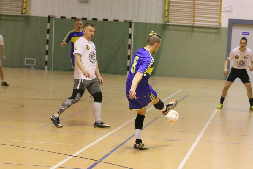 Niespodzianka w 2. kolejce Żarskiej Ligi Futsalu. Faworyt przegrywa swój mecz!