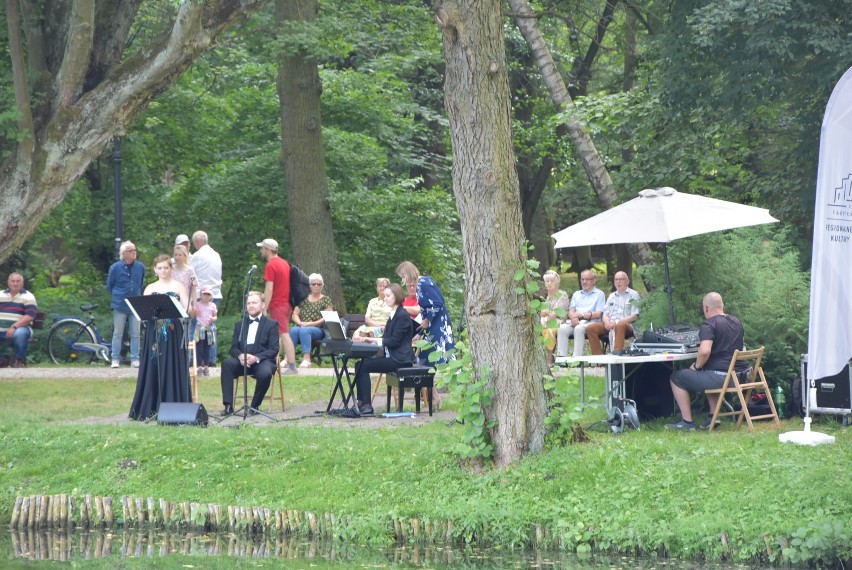 W ramach Parkowych Spotkań w Pile odbył się koncert najbardziej znanych dzieł Mozarta. Zobaczcie zdjęcia