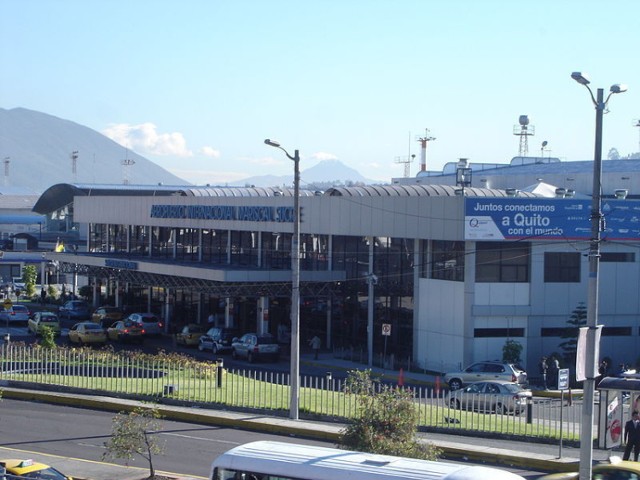 http://commons.wikimedia.org/wiki/File:Quito_Mariscal_Sucre_Airport.JPG // Międzynarodowe lotnisko w Quito